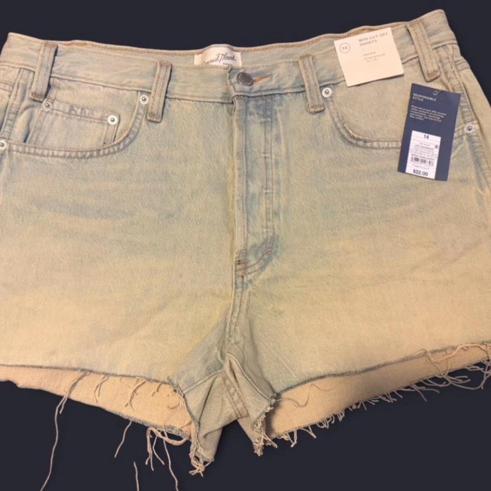 UNIVERSAL THREAD • SHORTS